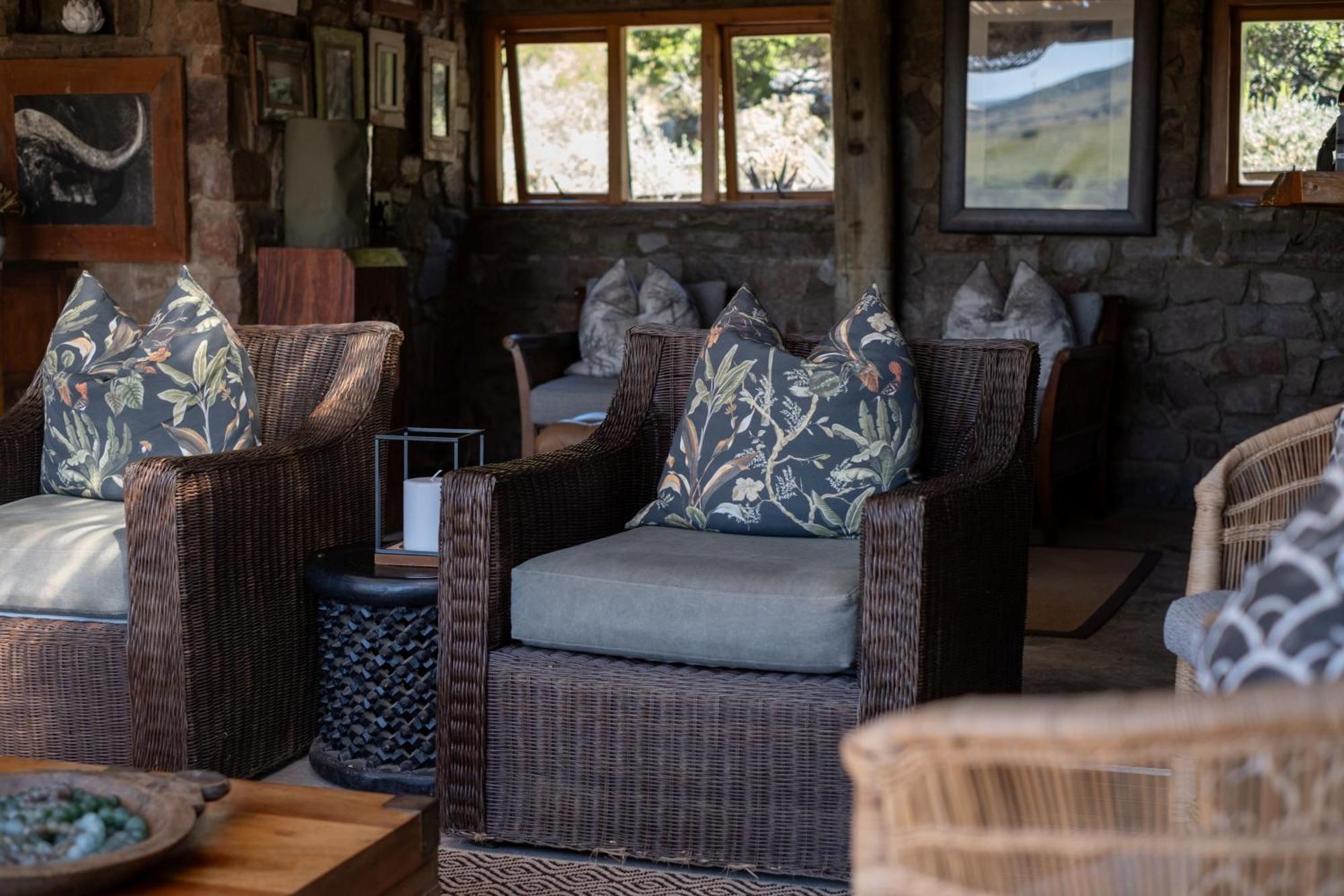 Hillsnek Safari Camp - Amakhala viltreservat Exteriör bild