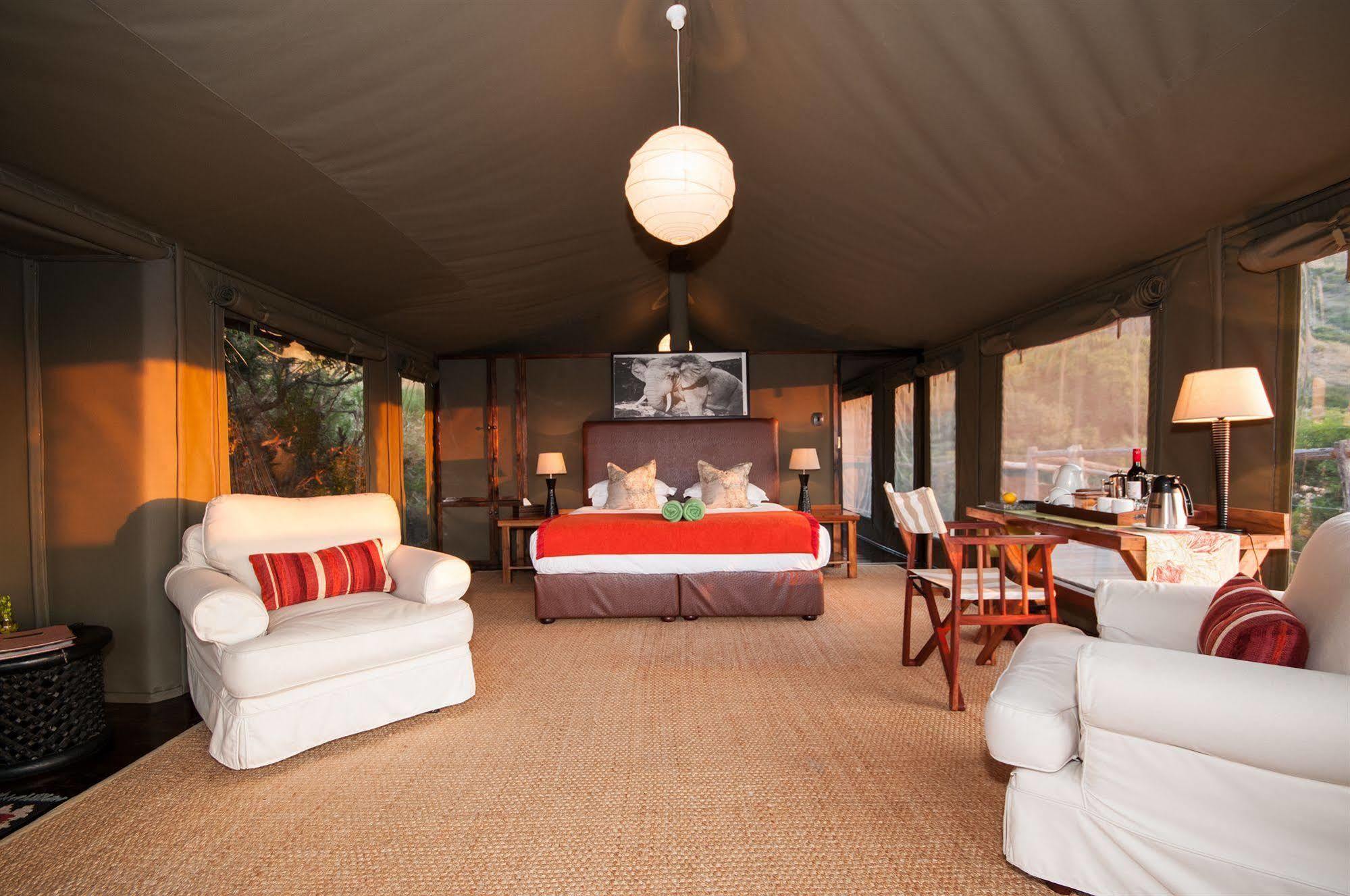Hillsnek Safari Camp - Amakhala viltreservat Exteriör bild